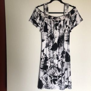 Roz & Ali Black & White Dress